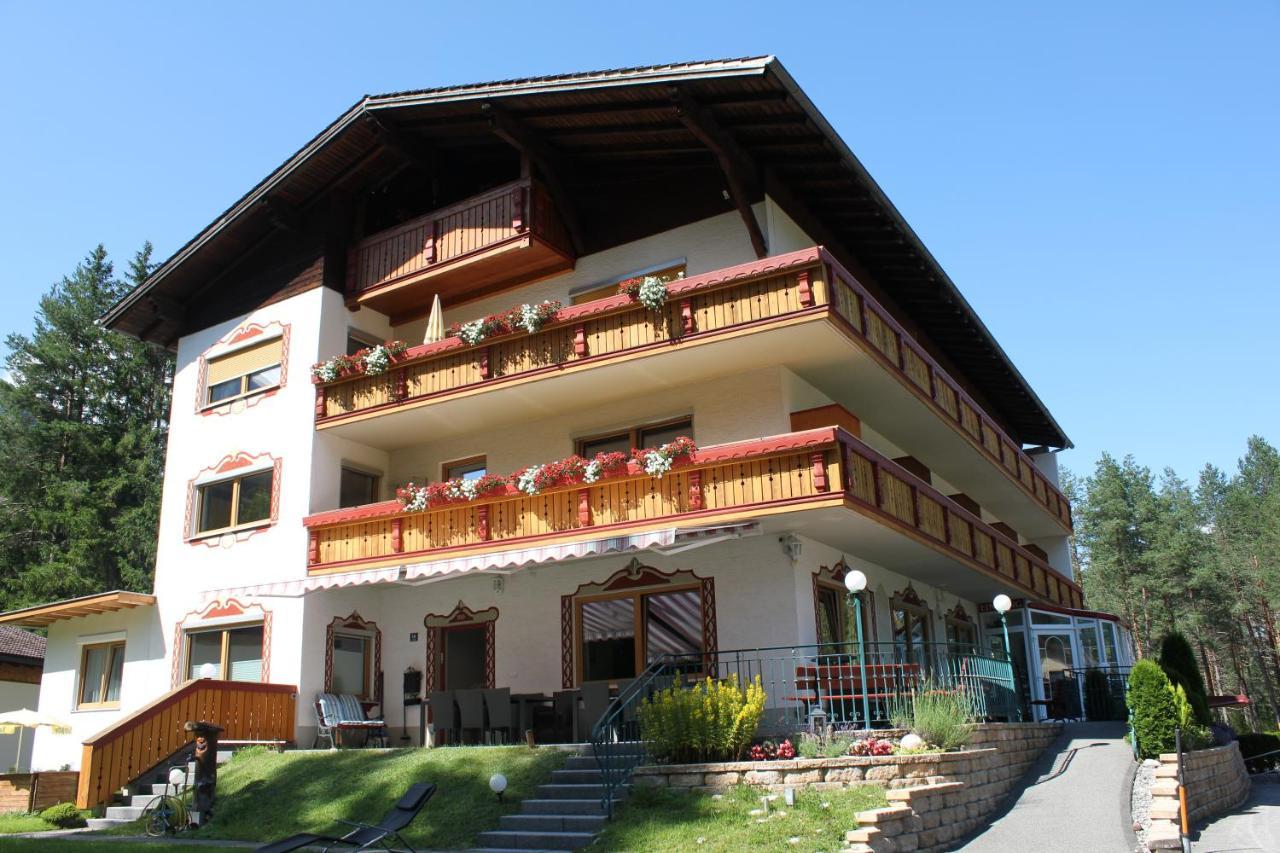 Hotel Garni Waldhof - Wohlfuehlen Am Lech Stanzach Ngoại thất bức ảnh